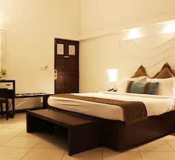 Luxury Room with Balcony